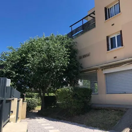 Апартаменты Appartement Mimosa, Climatisation, Tram 2, Parking